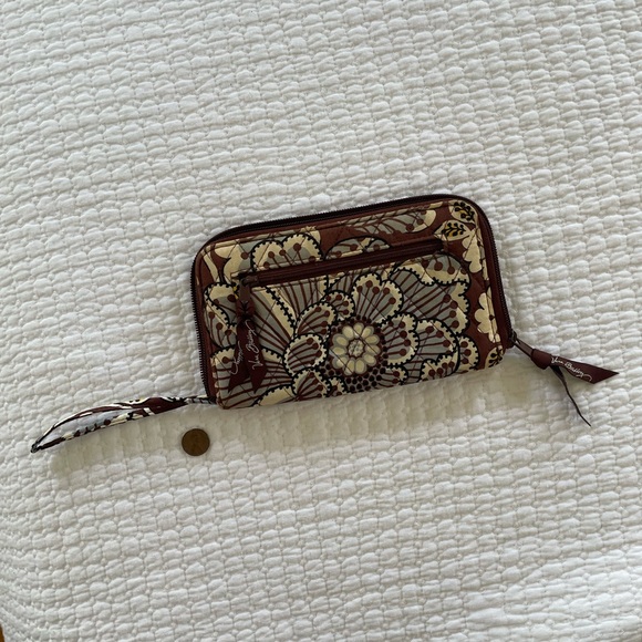 Vera Bradley Y2K Floral Brown and Gray Quilted Women's Wallet Wristlet. - Picture 2 of 3